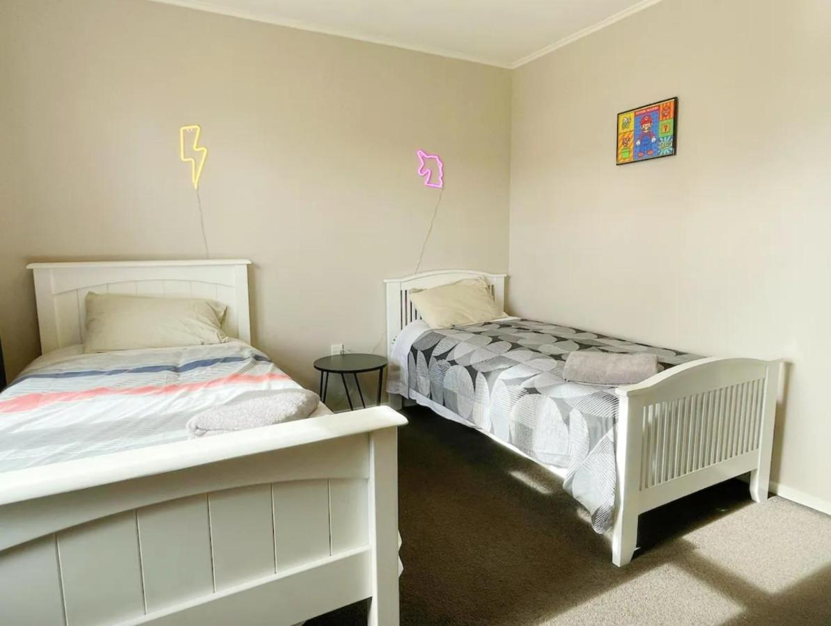 3 Bedroom Family House In Excellent Location هاملتون المظهر الخارجي الصورة